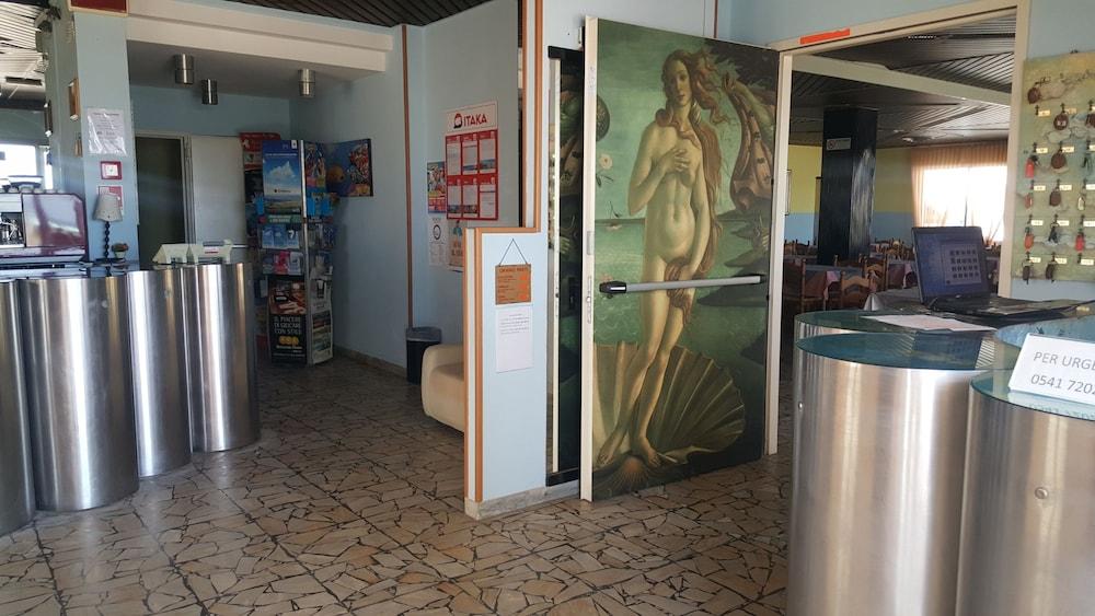 רימיני Hotel Ideal מראה חיצוני תמונה