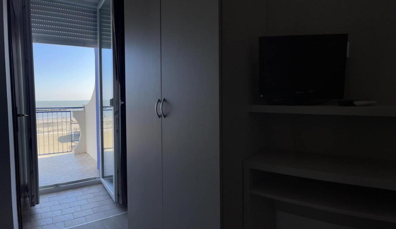 רימיני Hotel Ideal מראה חיצוני תמונה