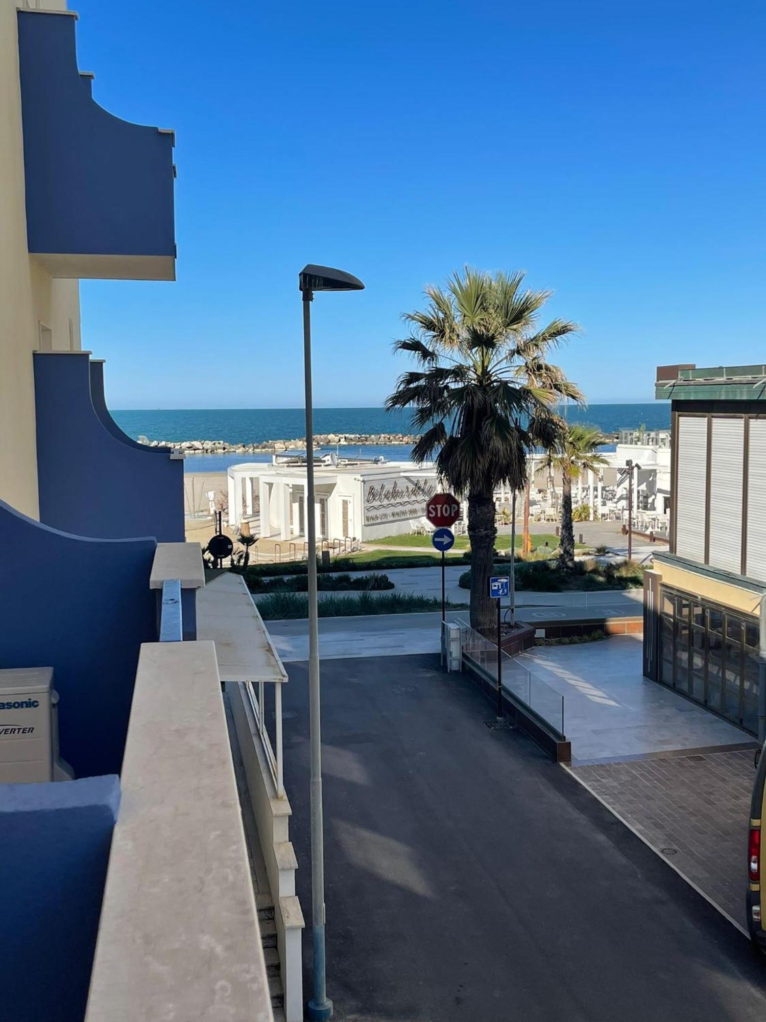 רימיני Hotel Ideal מראה חיצוני תמונה