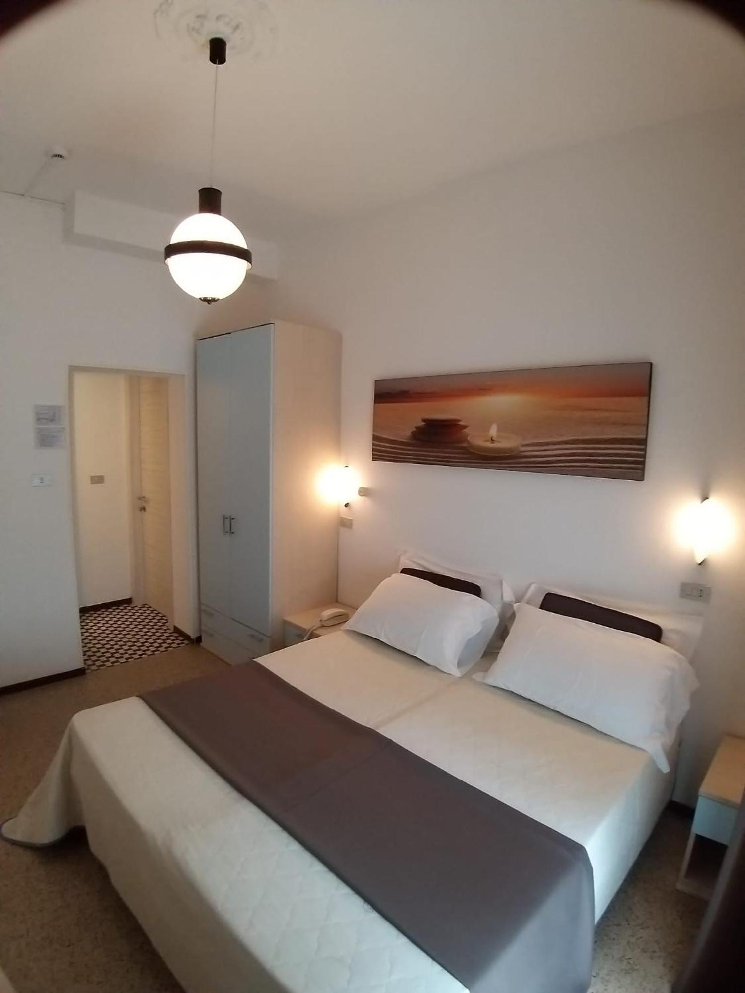 רימיני Hotel Ideal מראה חיצוני תמונה