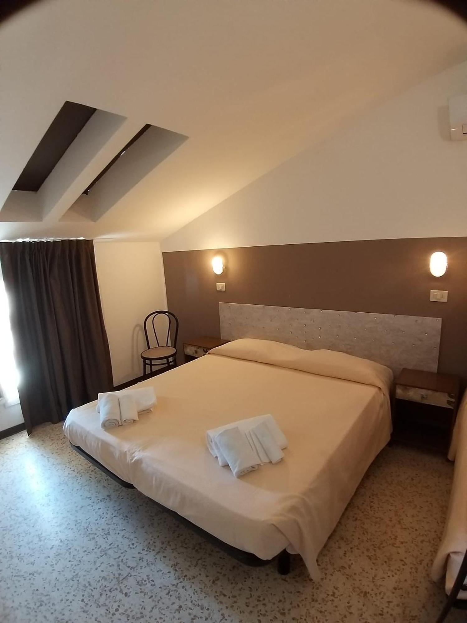 רימיני Hotel Ideal מראה חיצוני תמונה