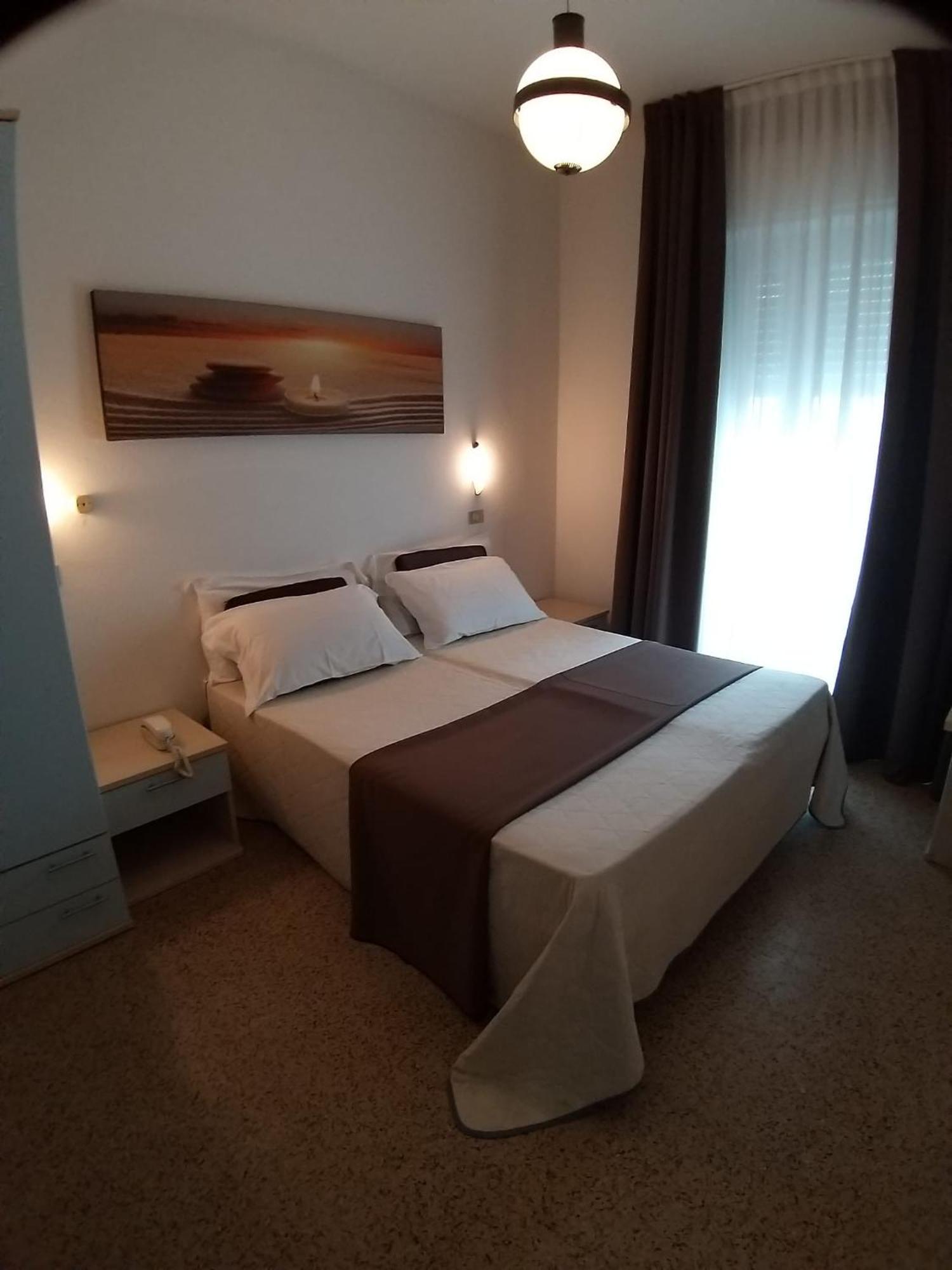 רימיני Hotel Ideal מראה חיצוני תמונה