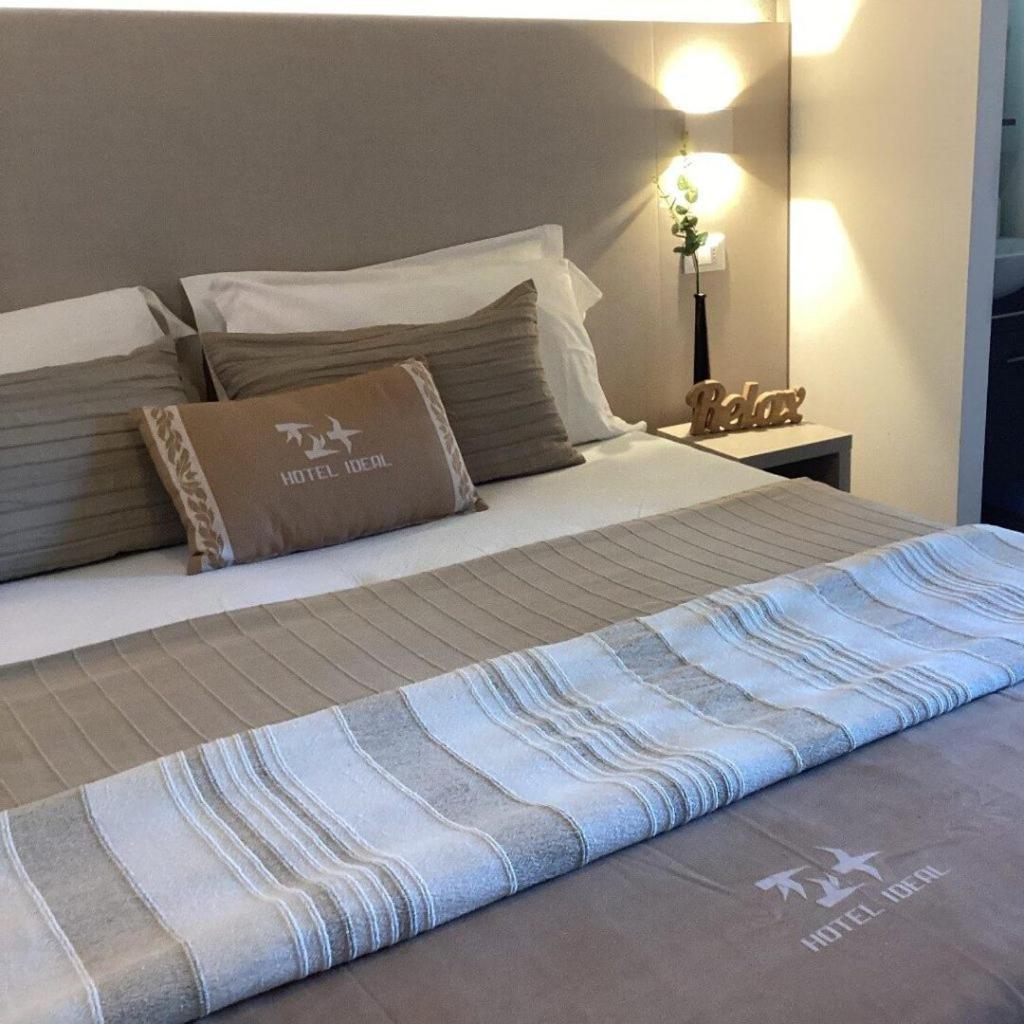 רימיני Hotel Ideal מראה חיצוני תמונה