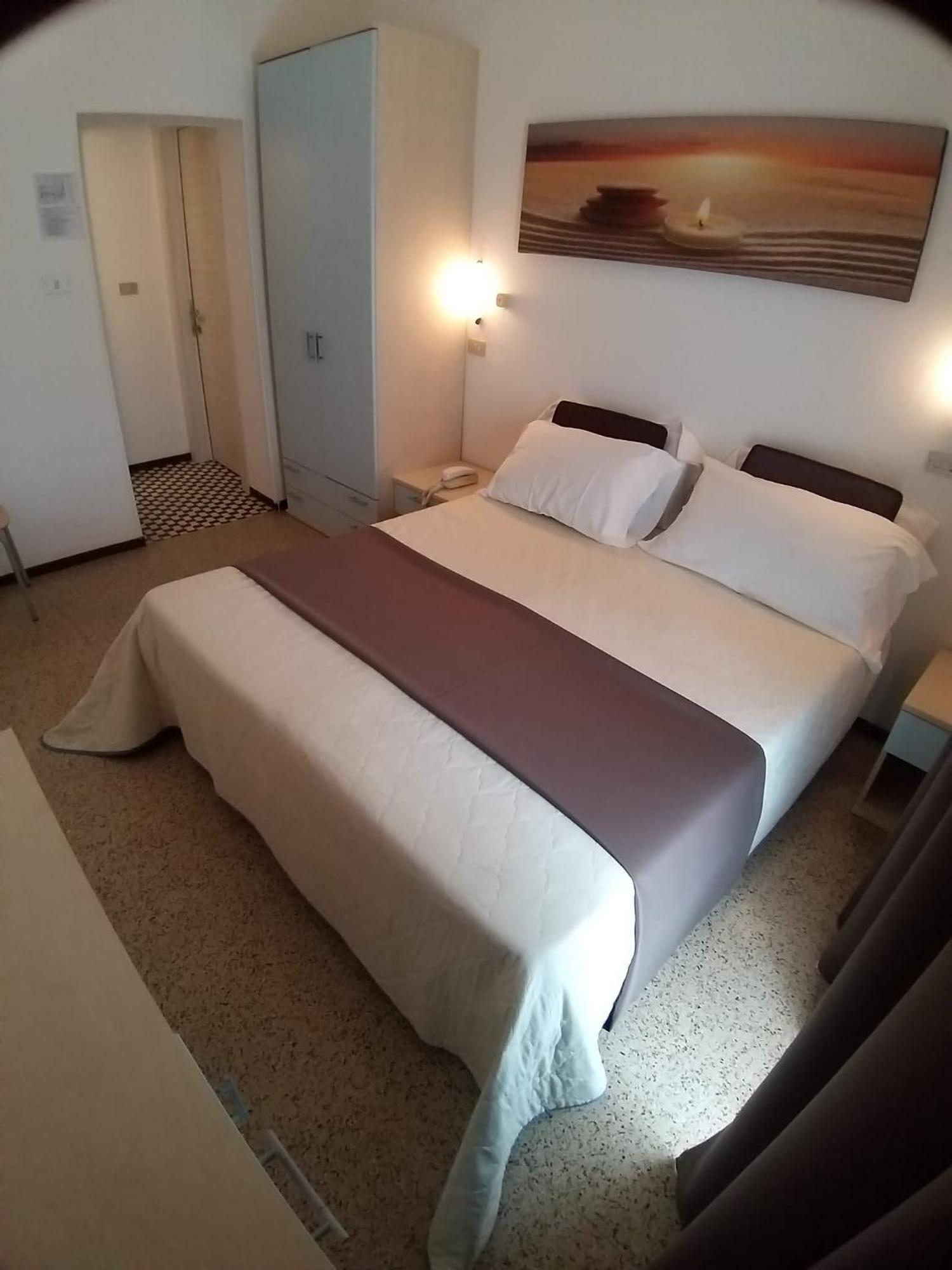 רימיני Hotel Ideal מראה חיצוני תמונה