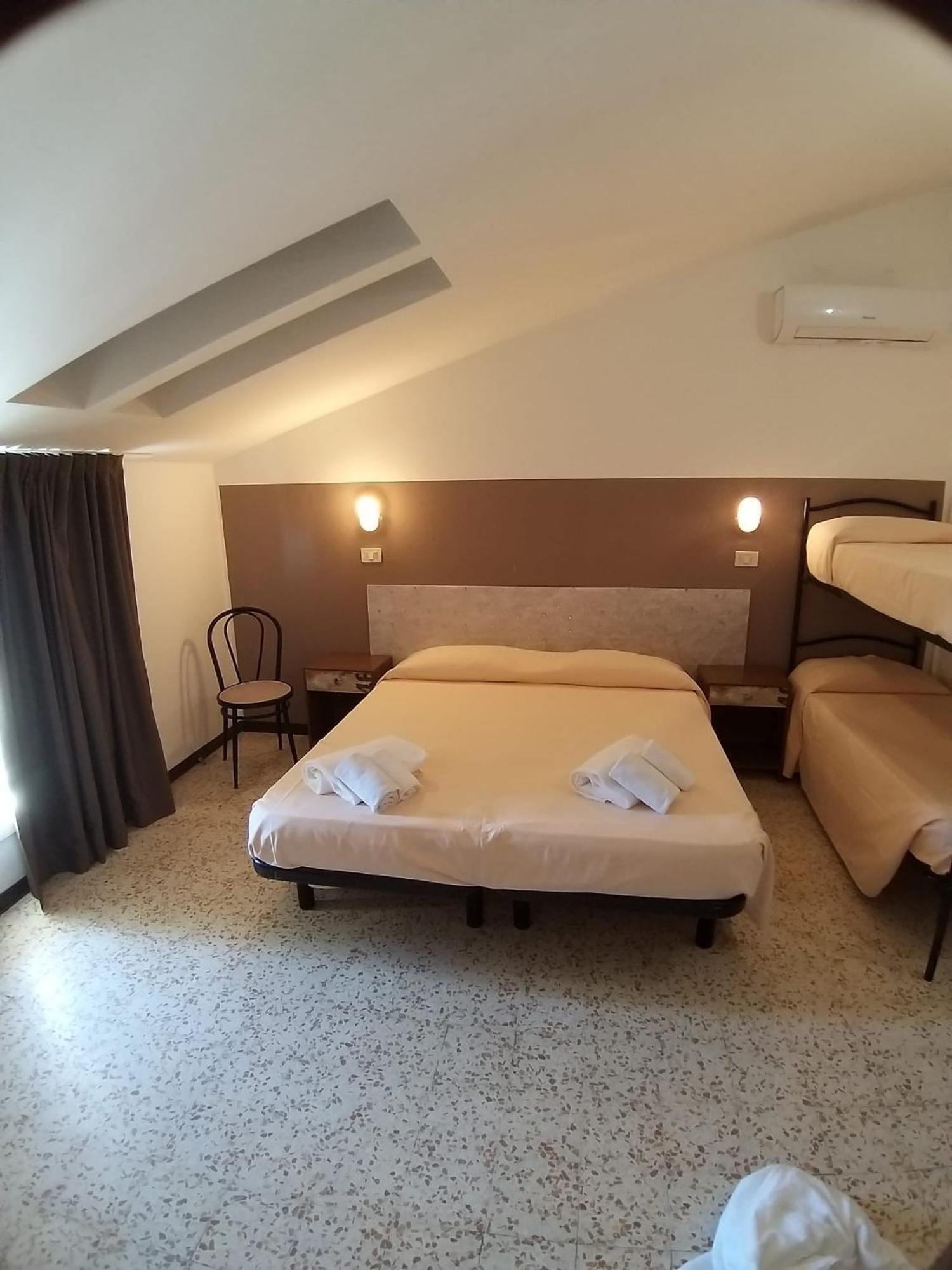רימיני Hotel Ideal מראה חיצוני תמונה